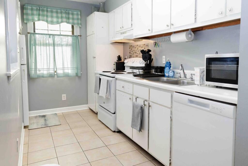Cozy 3-Bed Athens Getaway, Right Near Uga!公寓 外观 照片